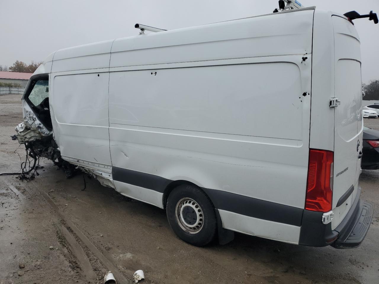 Mercedes-Benz Sprinter 2500 Image 4