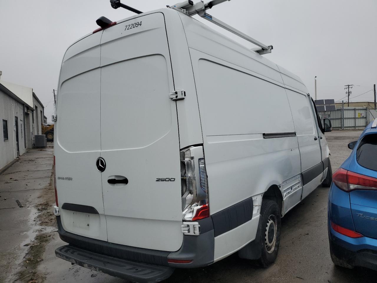 Mercedes-Benz Sprinter 2500 Image 10