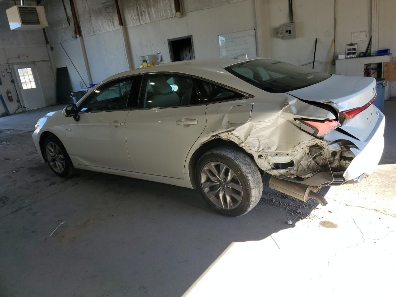 Toyota Avalon Xle Image 2