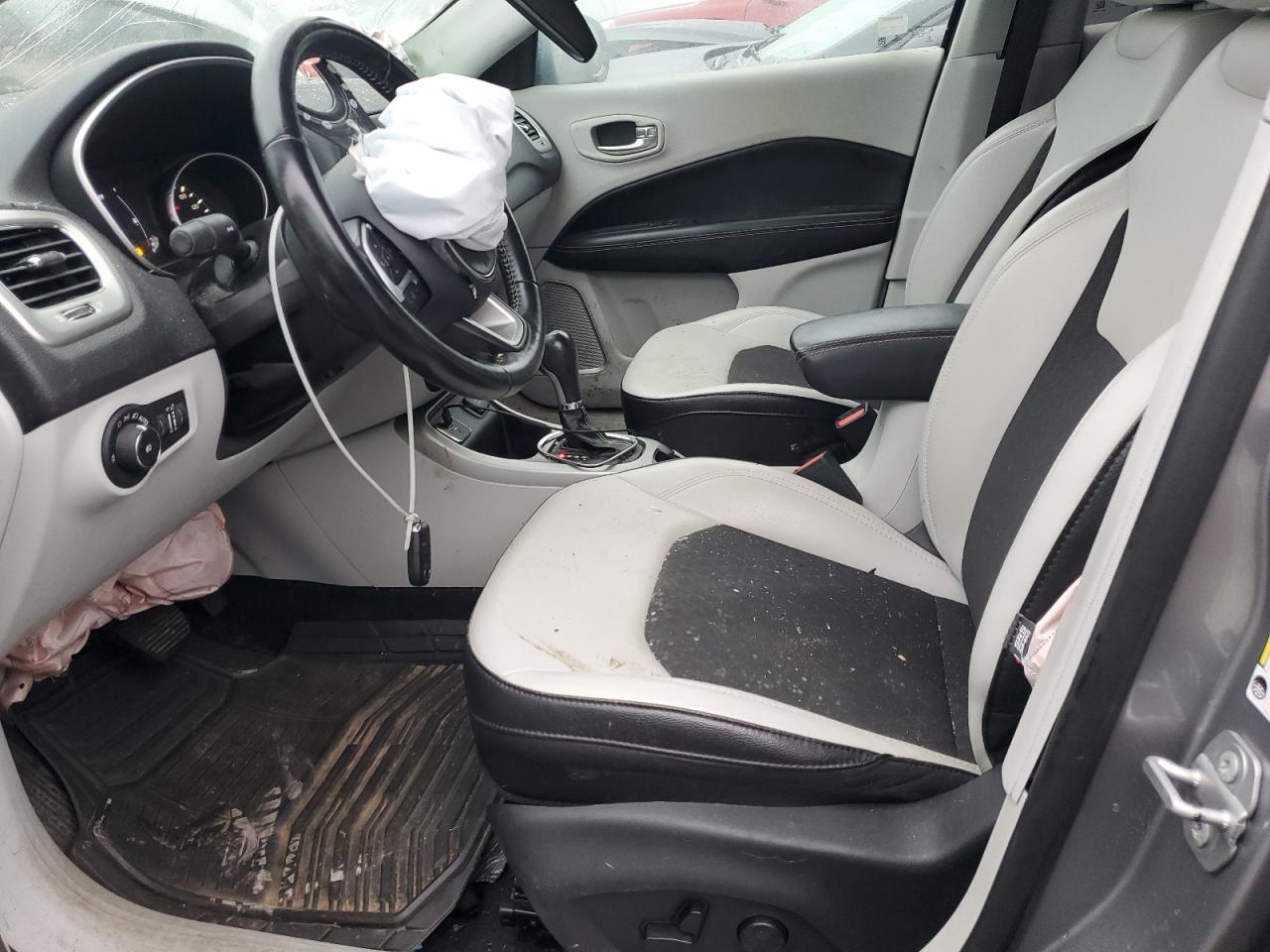 Jeep Compass Latitude Image 11