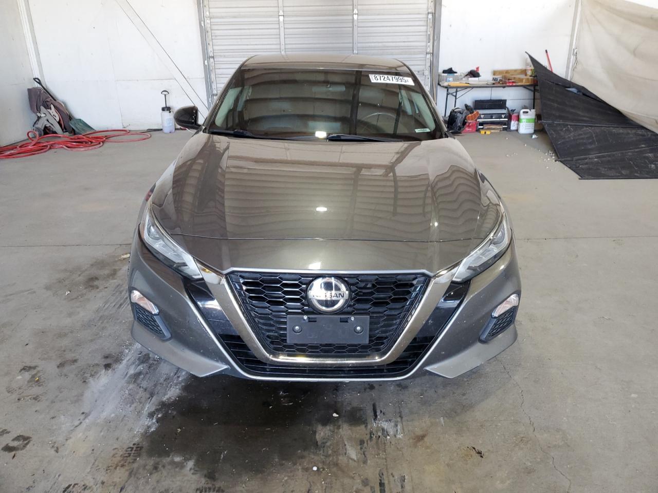 Nissan Altima Sr Image 2