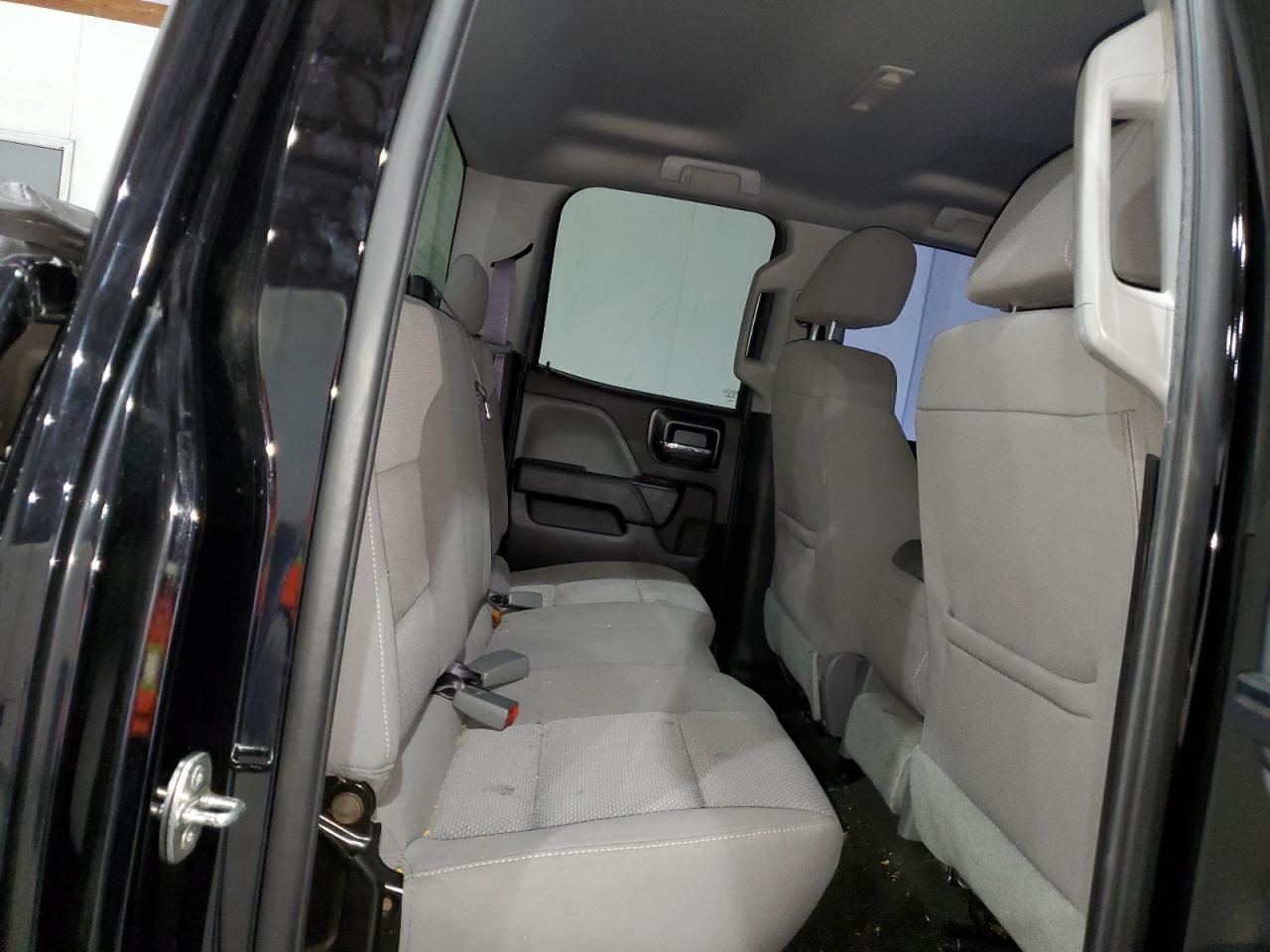 Chevrolet Silverado K1500 Custom Image 3