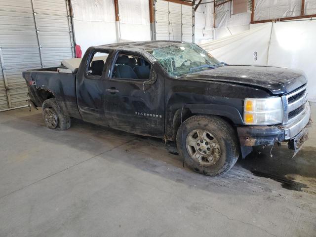 Chevrolet Silverado K1500 Image 3