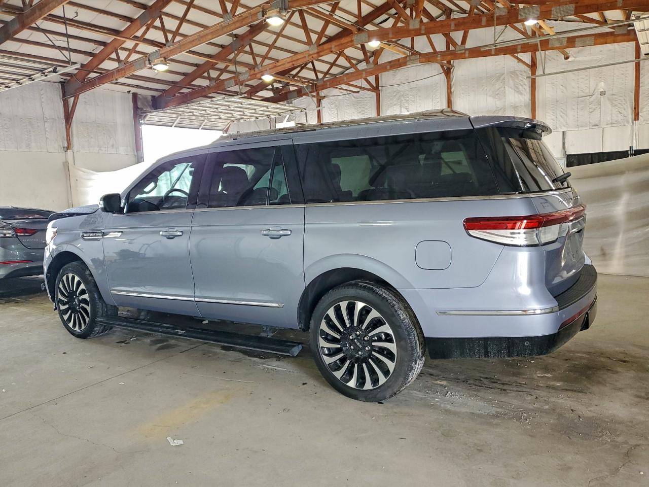 Lincoln Navigator L Black Label Image 9