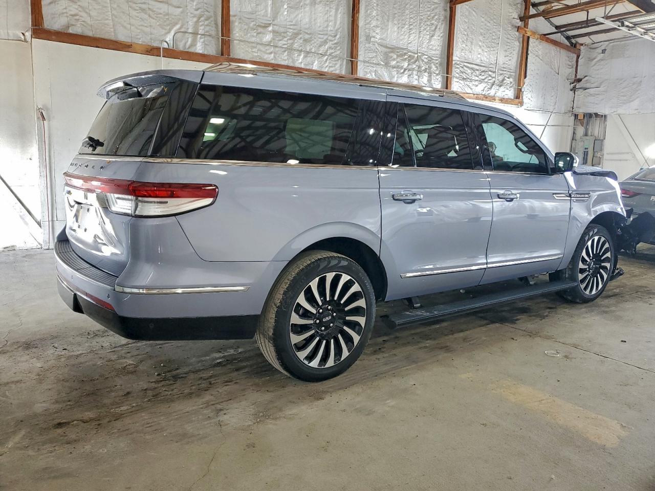 Lincoln Navigator L Black Label Image 6