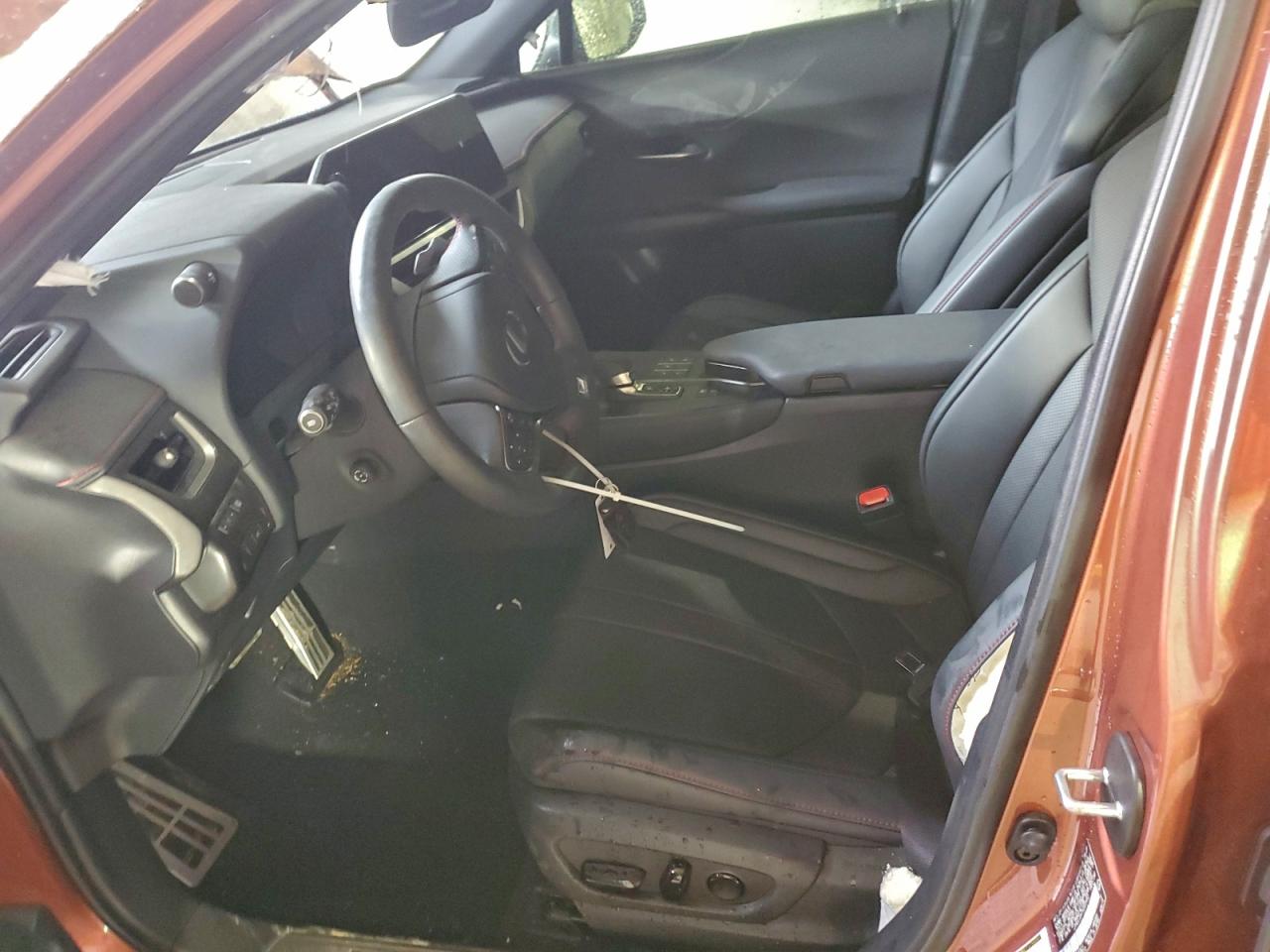 Lexus Ux 300h Base Image 9