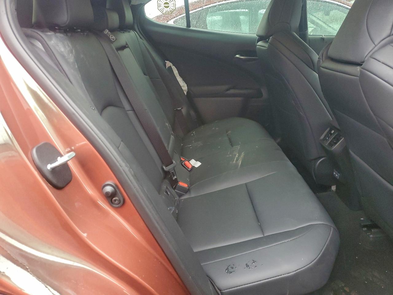 Lexus Ux 300h Base Image 6