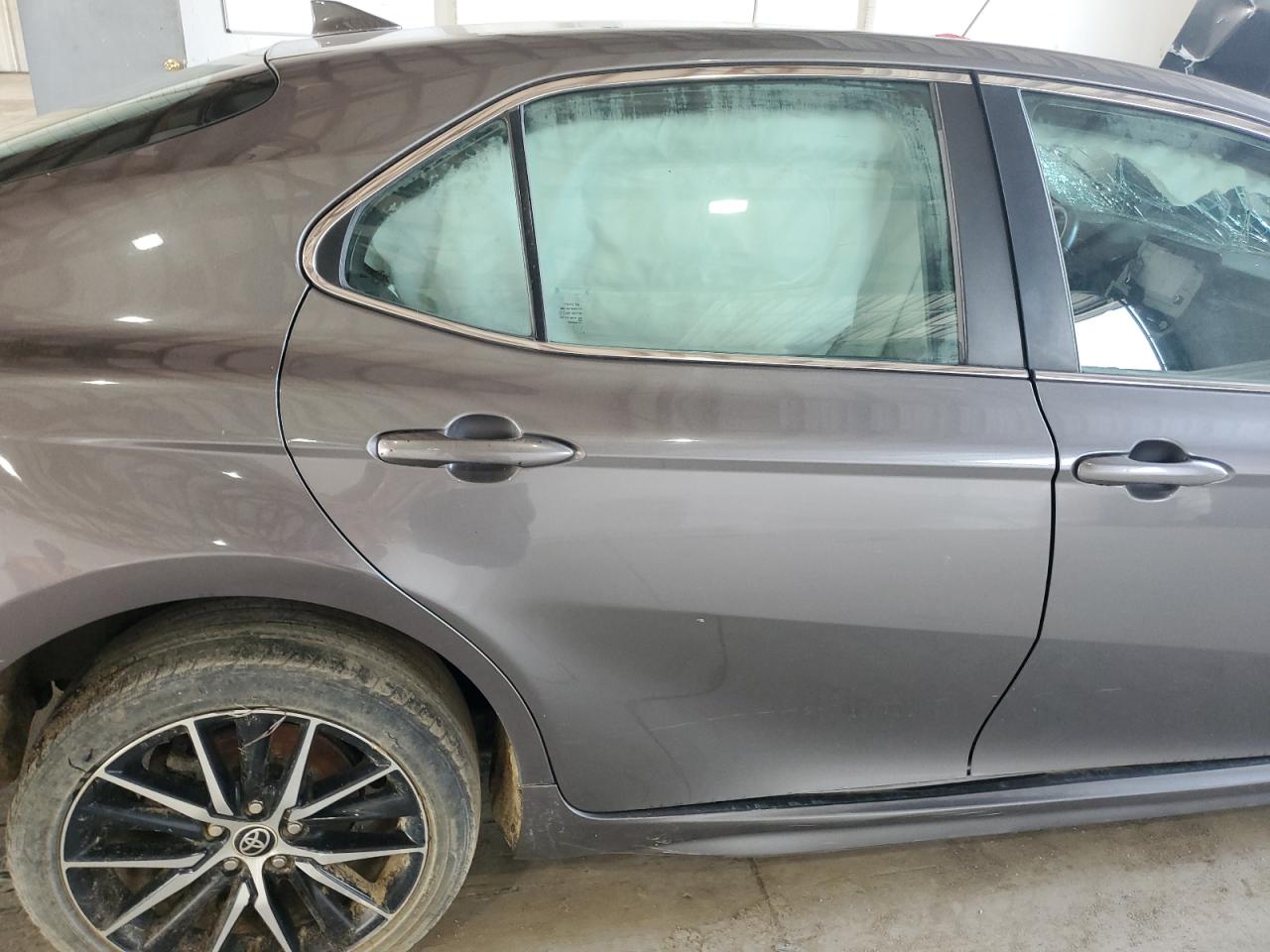 Toyota Camry Se Image 10