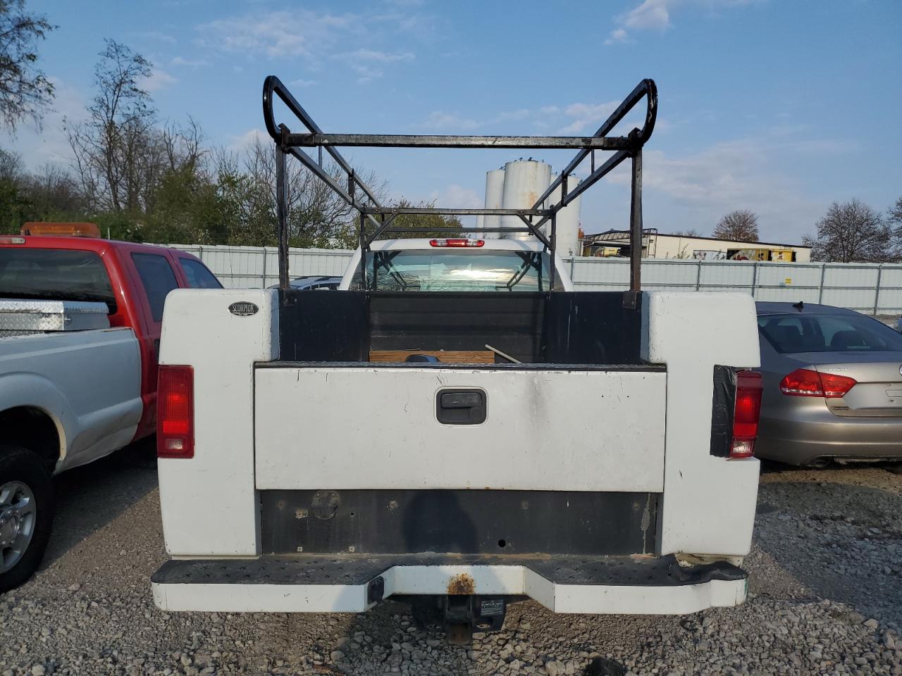 Chevrolet Silverado C2500 Heavy Duty Image 5