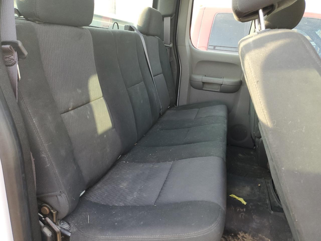 Chevrolet Silverado C2500 Heavy Duty Image 11