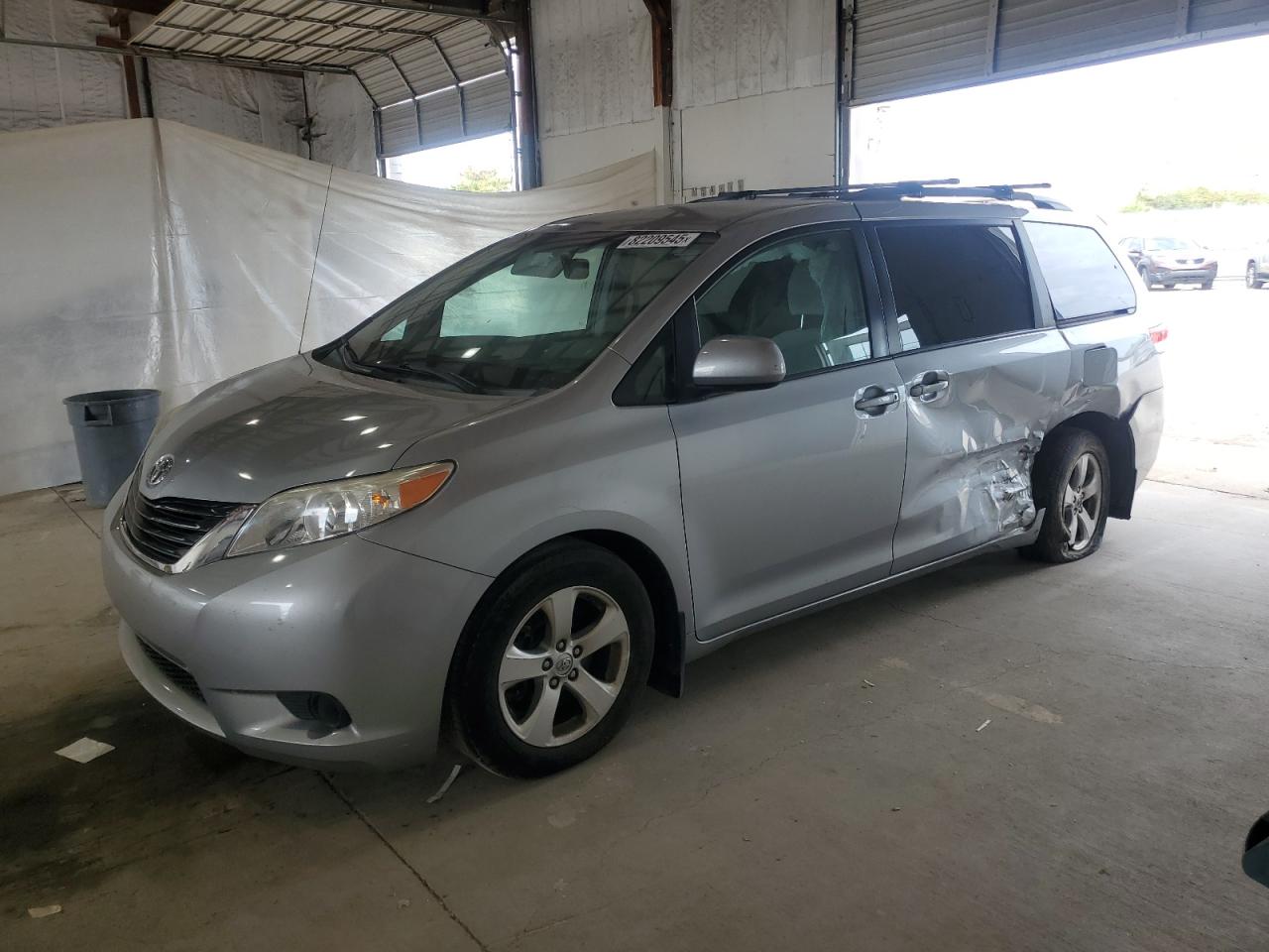Toyota Sienna Le Image 1