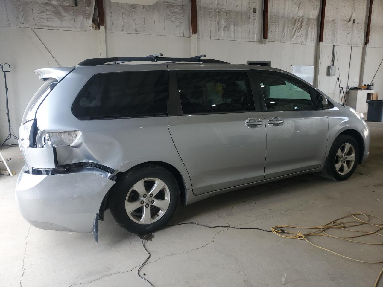 Toyota Sienna Le Image 9