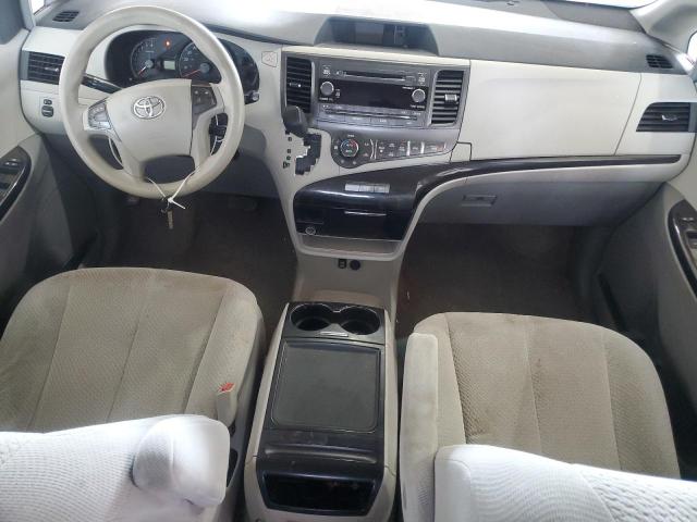 Toyota Sienna Le Image 6