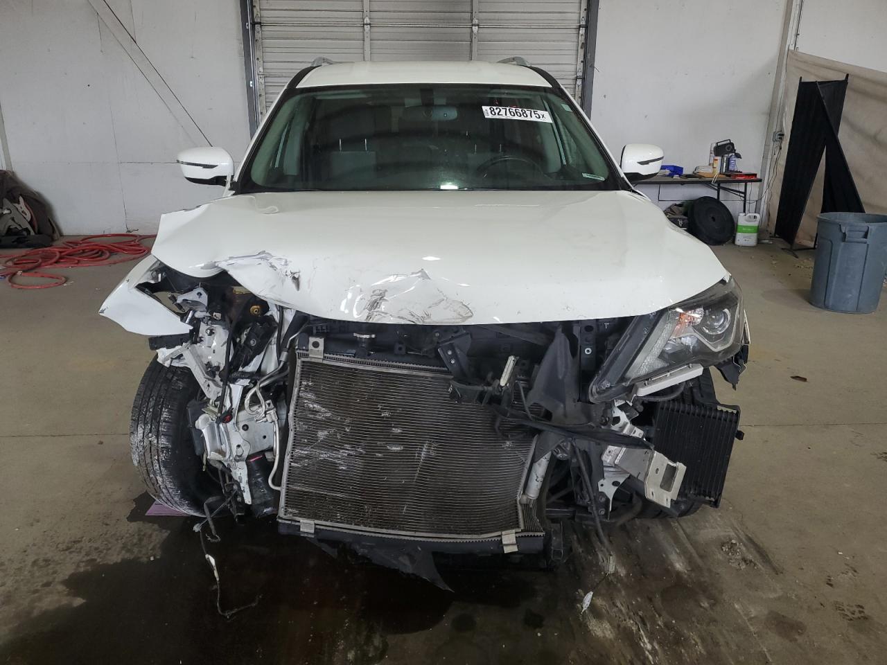 Nissan Pathfinder S Image 6