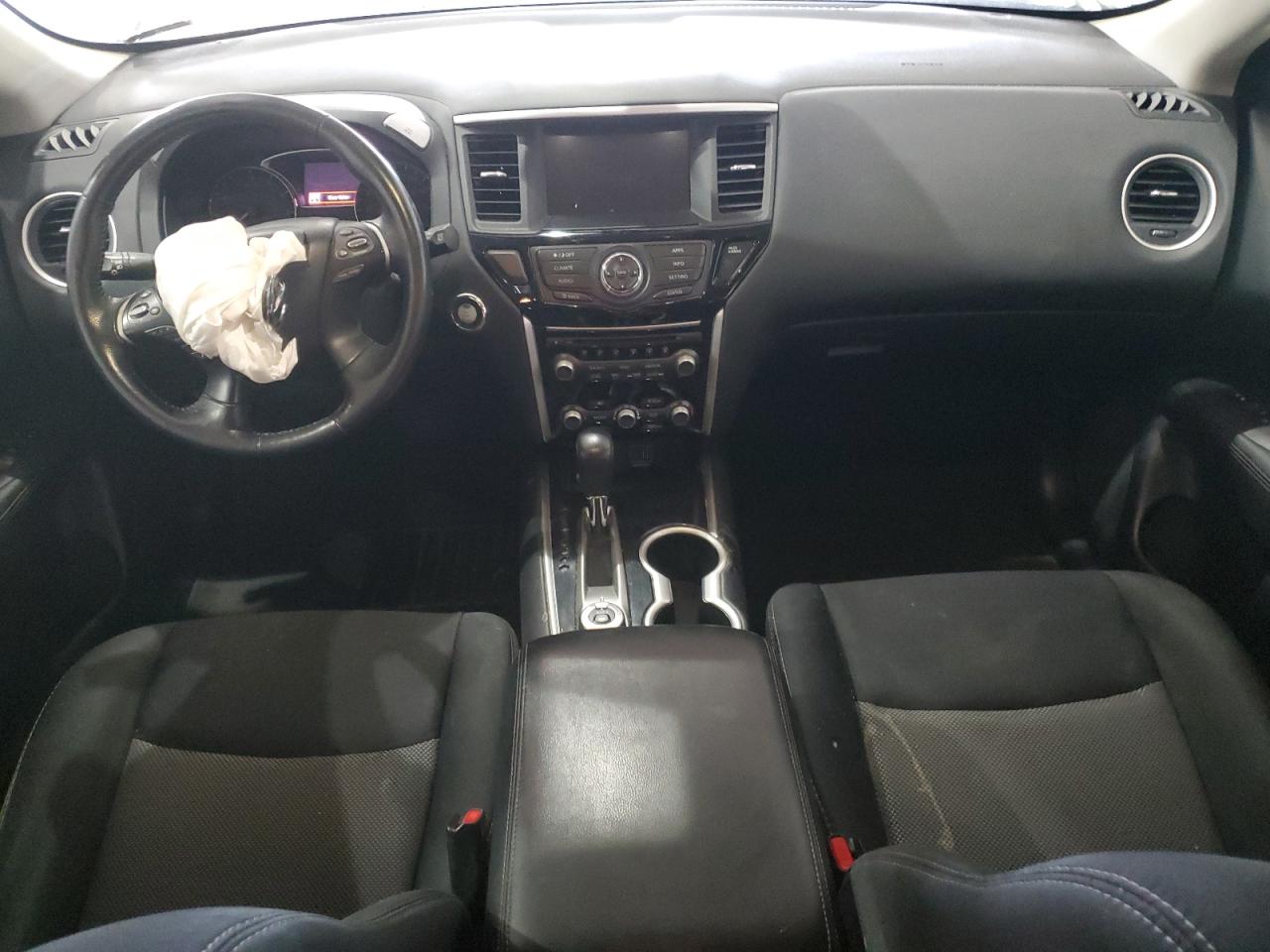 Nissan Pathfinder S Image 12