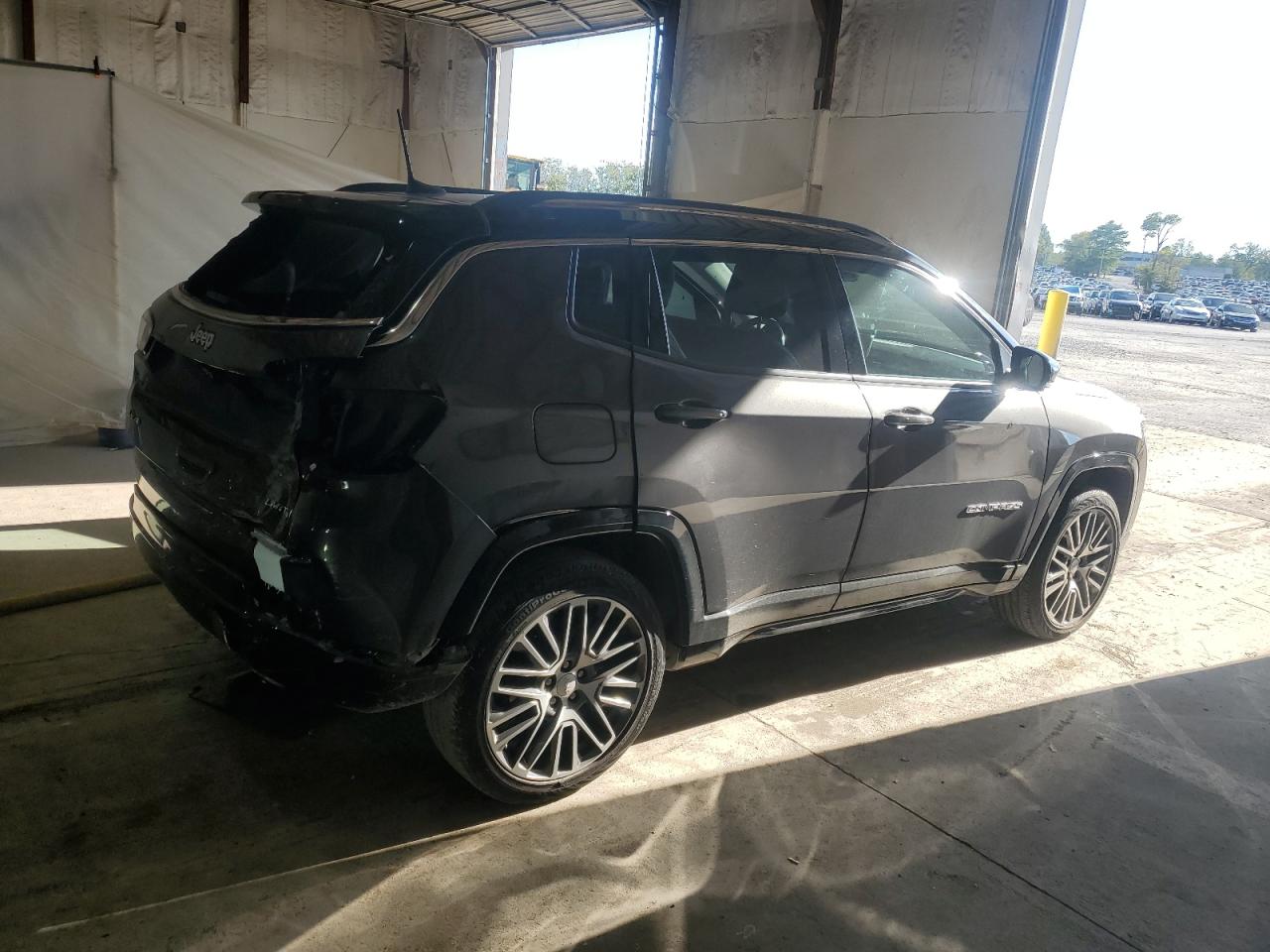 Jeep Compass Limited Image 4