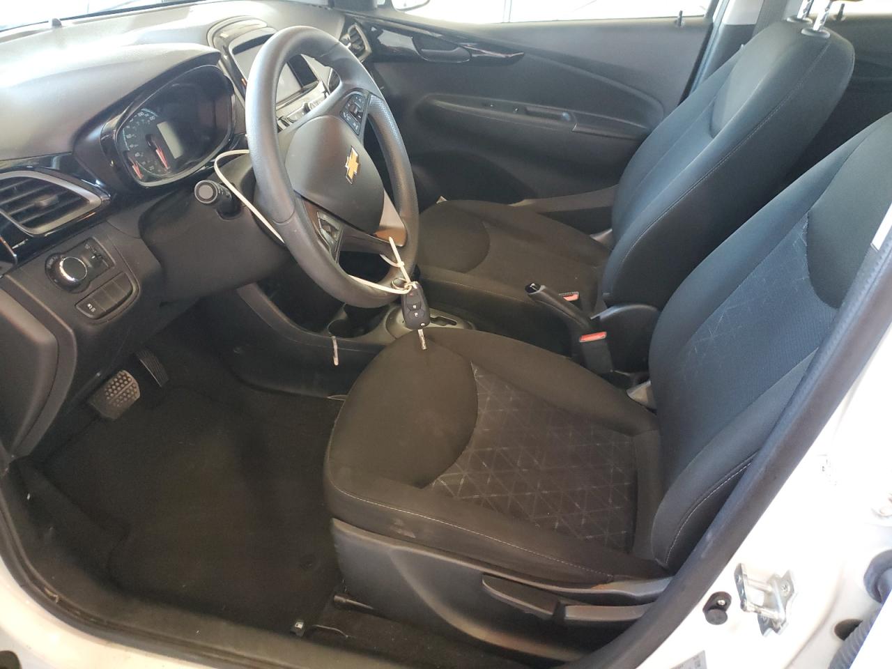 Chevrolet Spark 1lt Image 2