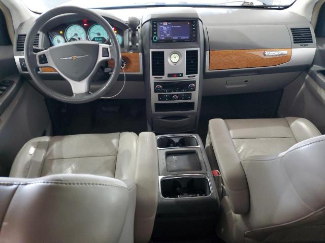 Chrysler Minivan Limited Image 7