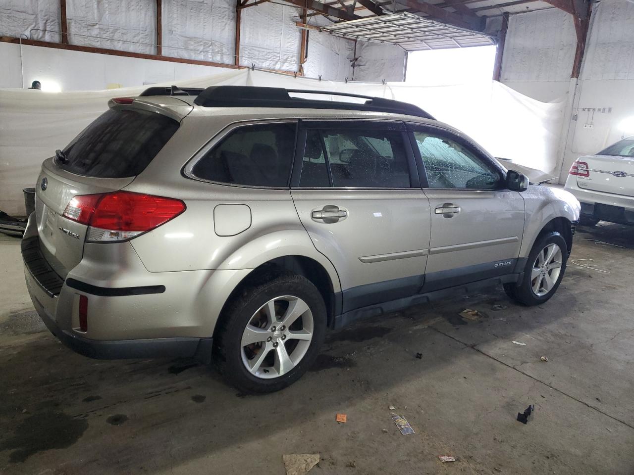 Subaru Outback 2.5i Limited Image 5