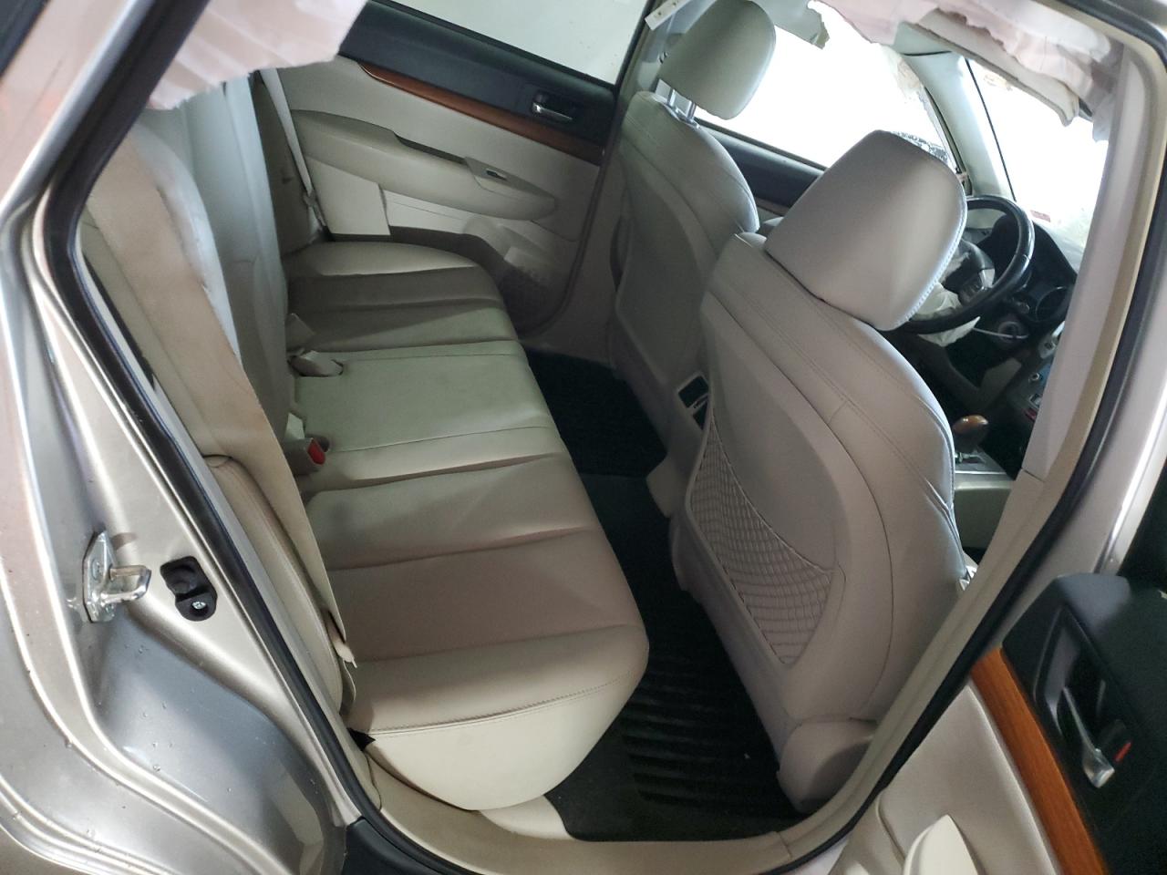 Subaru Outback 2.5i Limited Image 8