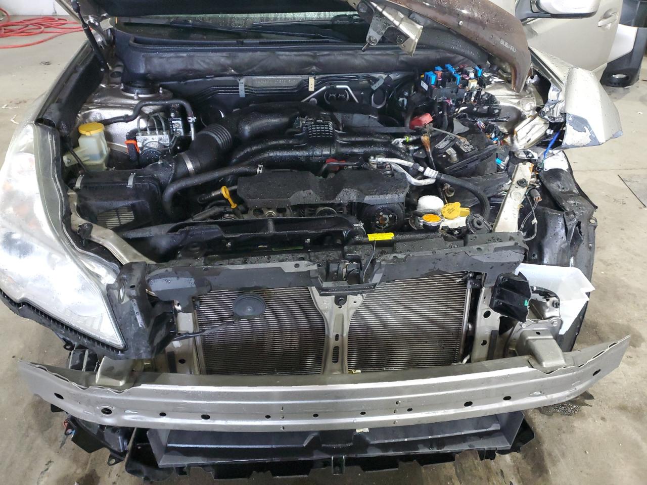 Subaru Outback 2.5i Limited Image 13