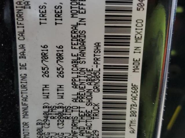 Toyota Tacoma Double Cab Image 12