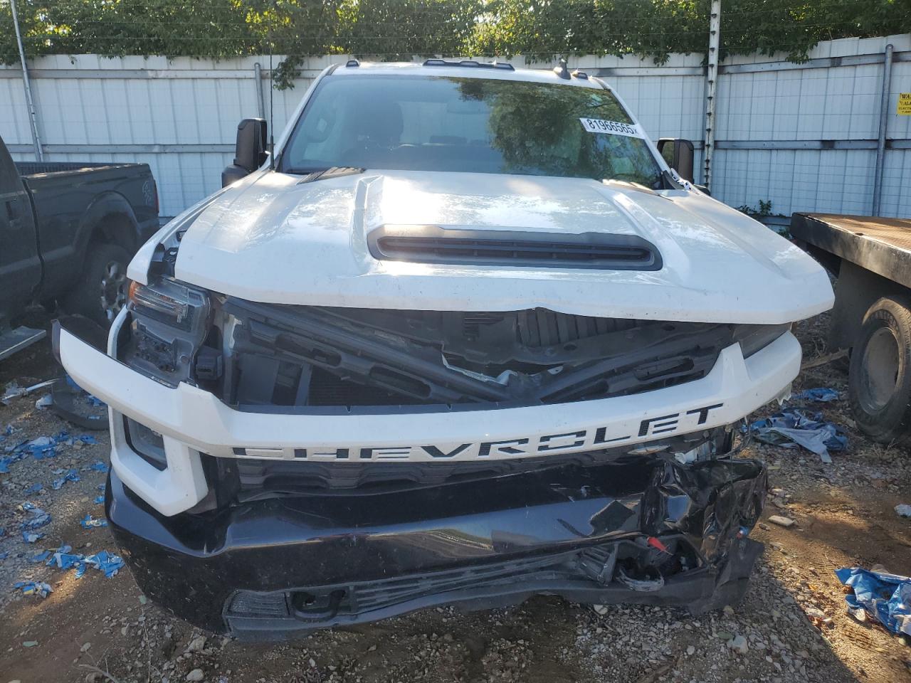 Chevrolet Silverado K2500 Custom Image 10