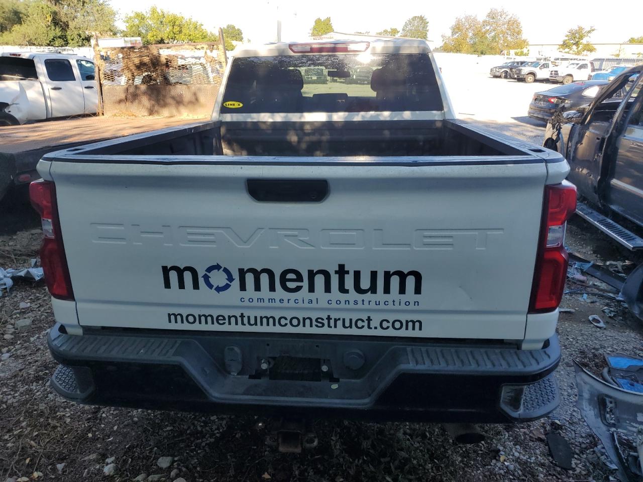 Chevrolet Silverado K2500 Custom Image 4