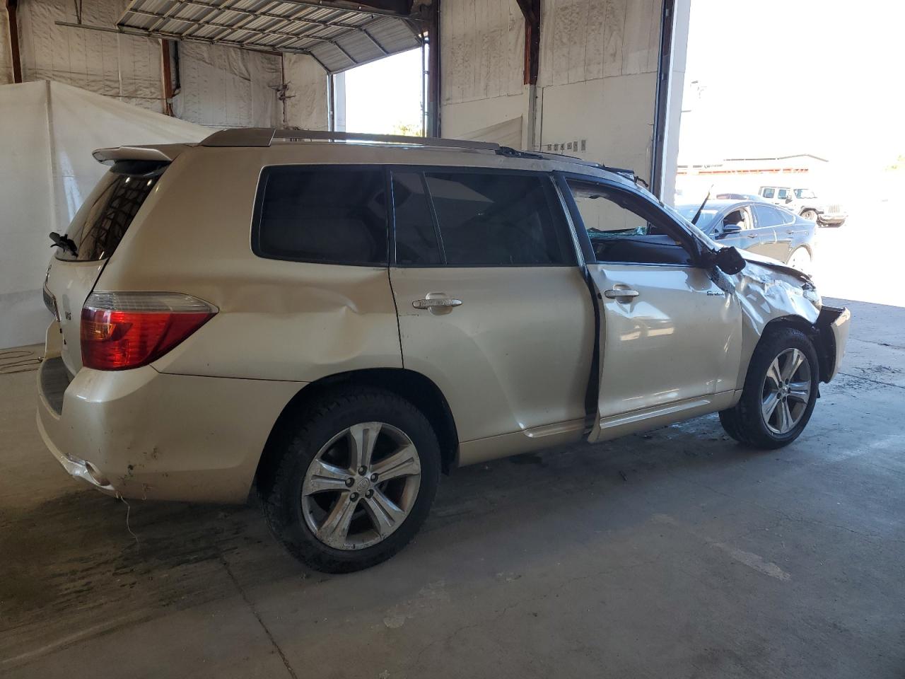 Toyota Highlander Sport Image 10