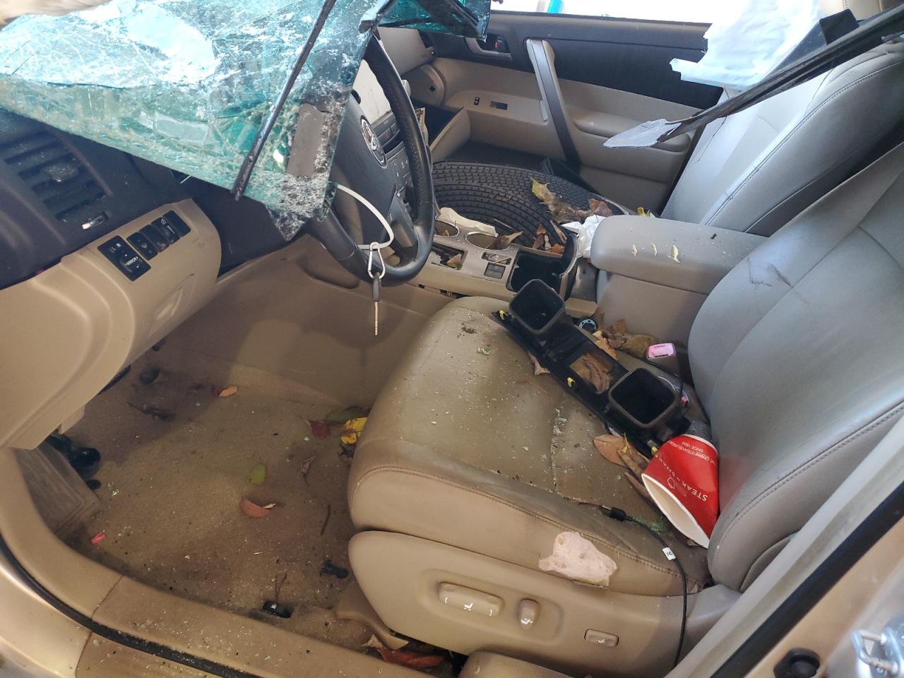 Toyota Highlander Sport Image 12