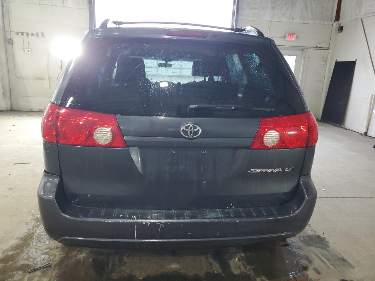 Toyota Sienna Ce Image 12