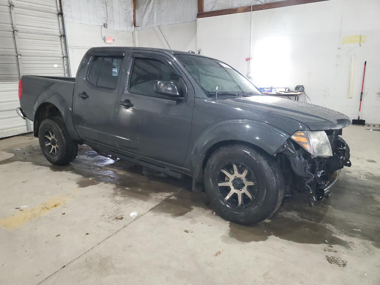 Nissan Frontier S Image 3