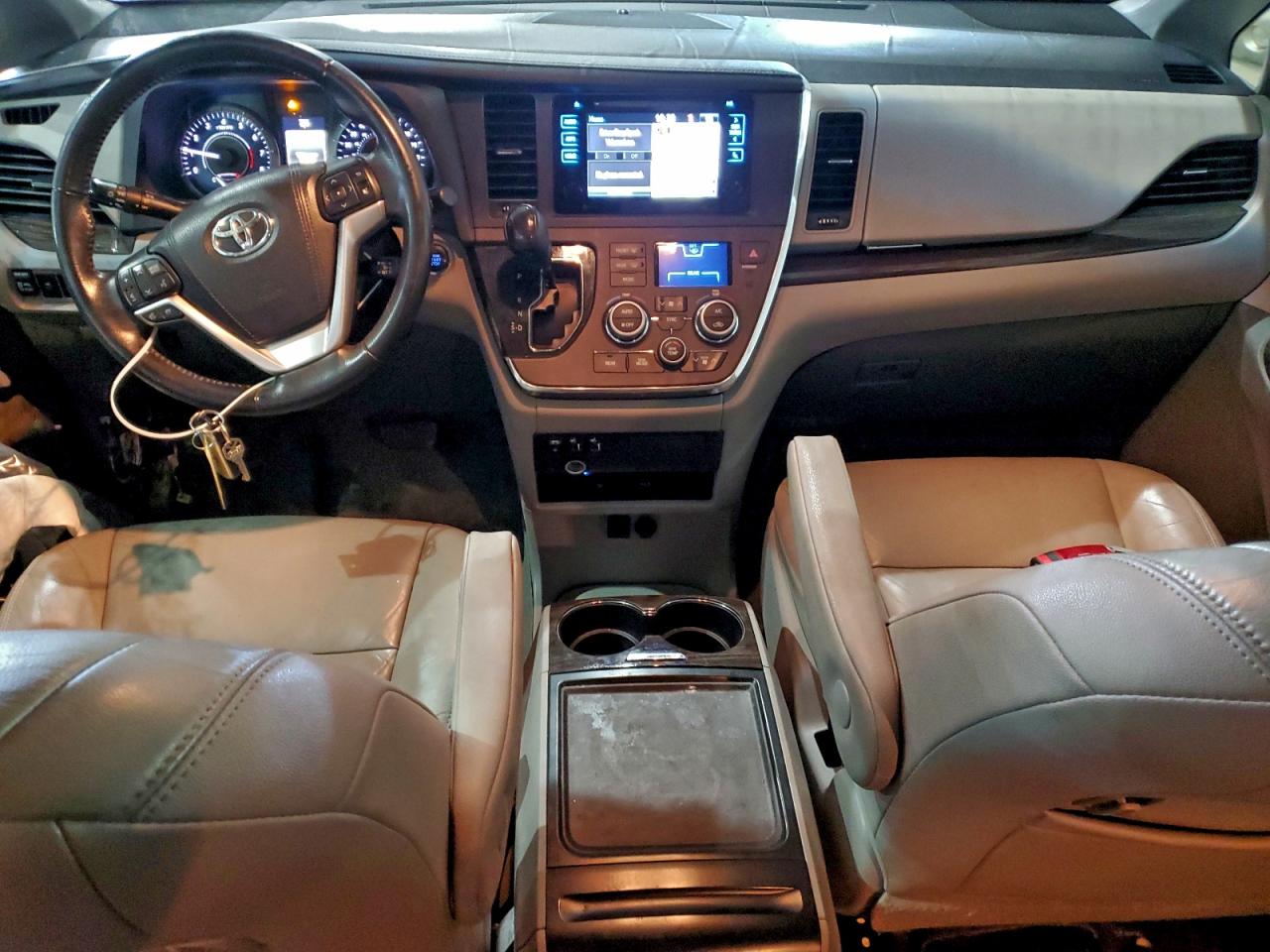 Toyota Sienna Xle Image 8