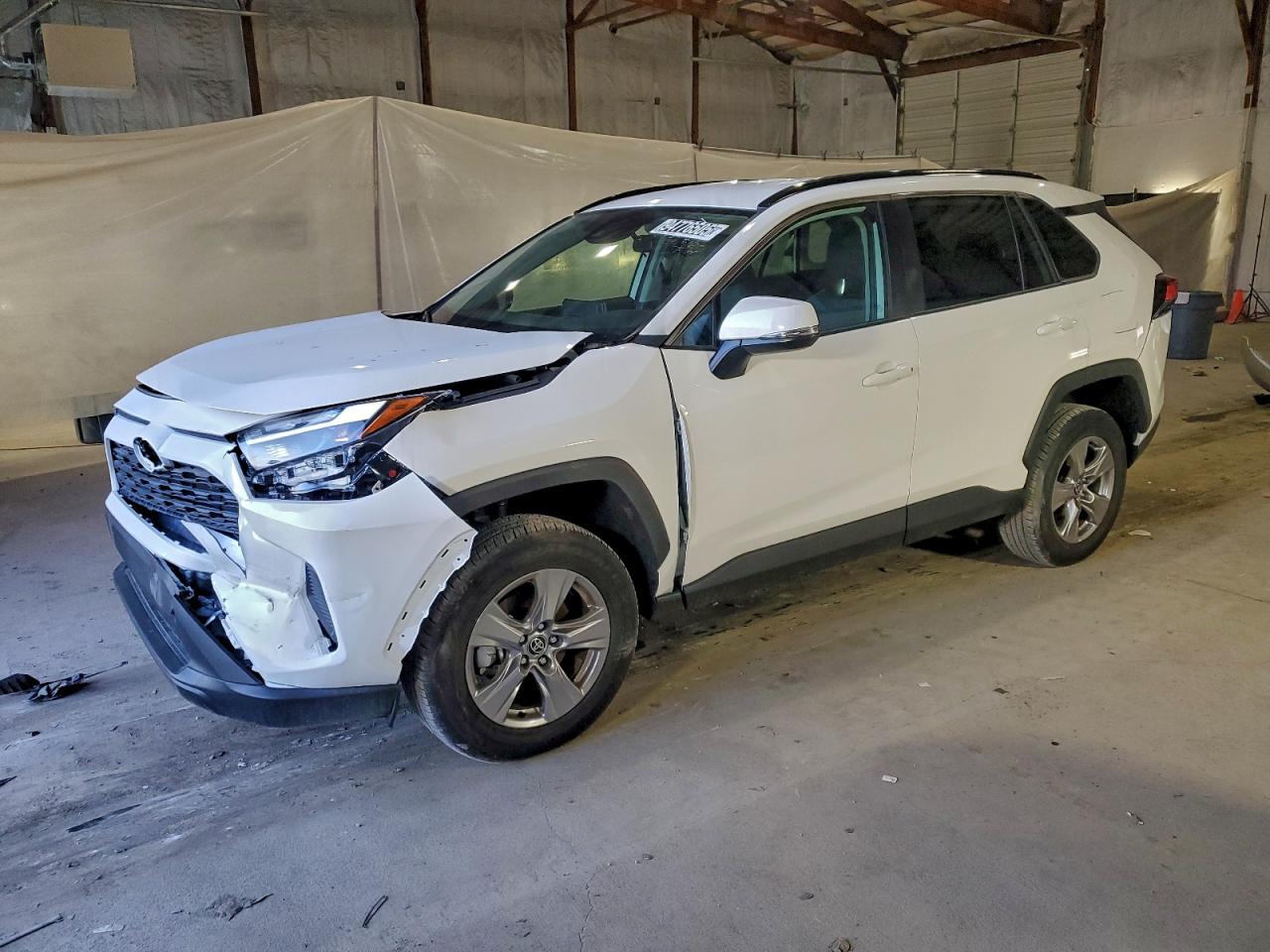 Toyota RAV4 Xle Image 1