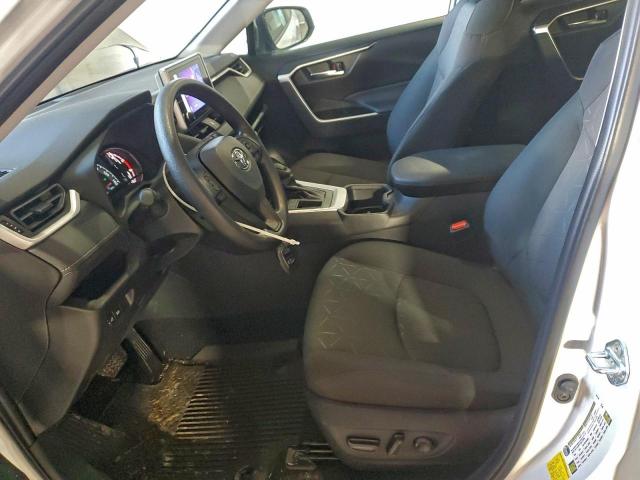 Toyota RAV4 Xle Image 4