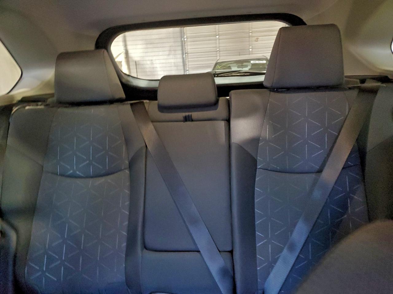 Toyota RAV4 Xle Image 11