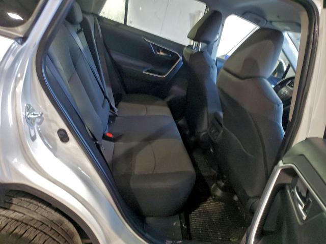 Toyota RAV4 Xle Image 12