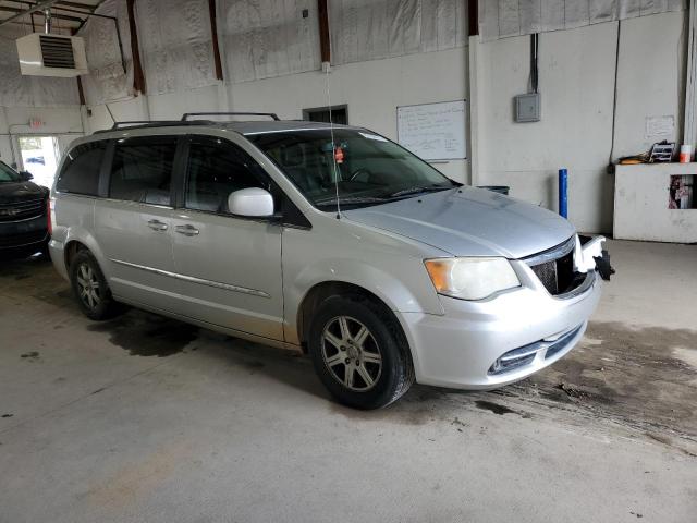 Chrysler Minivan Touring Image 2