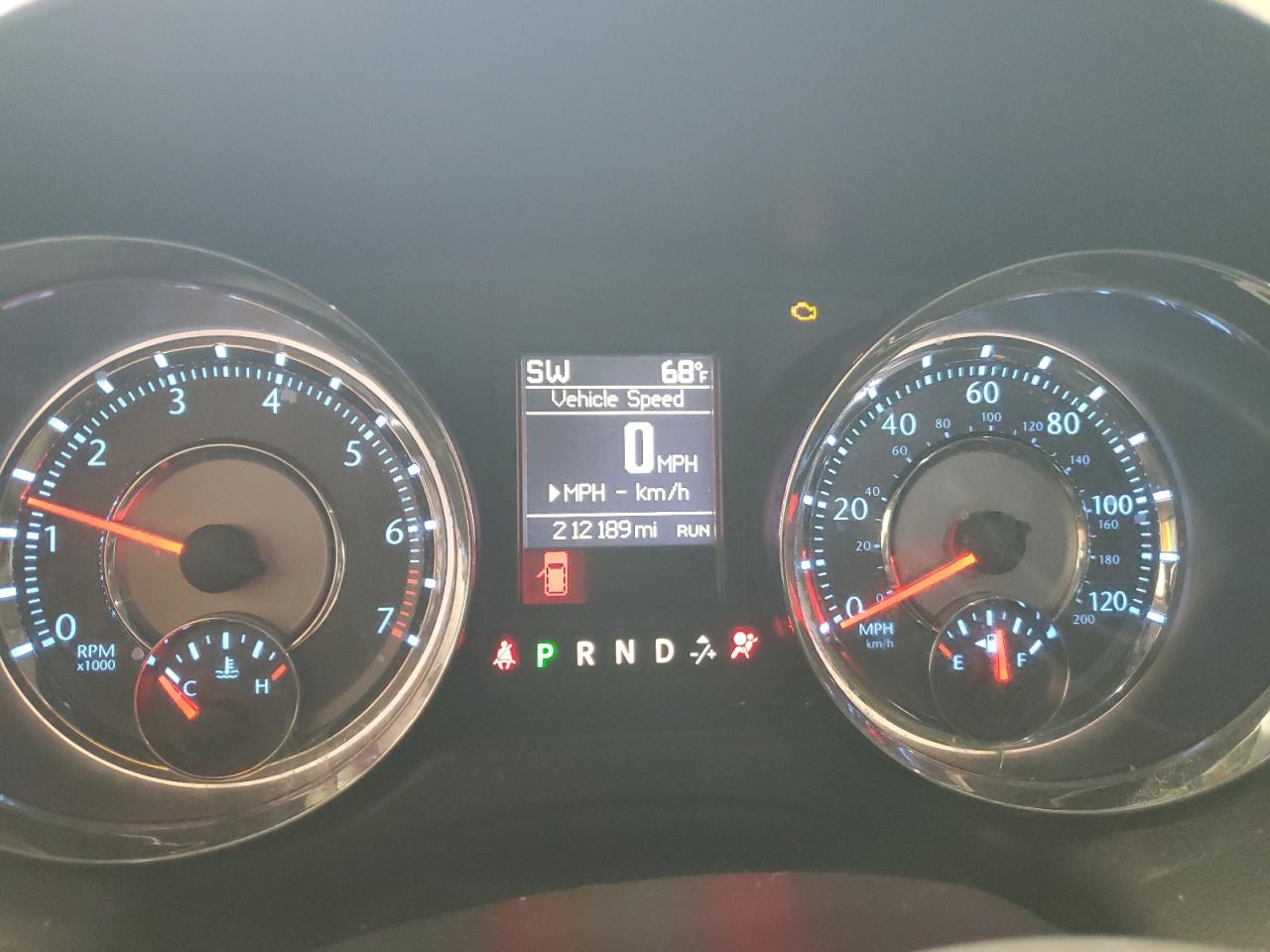 Chrysler Minivan Touring Image 10