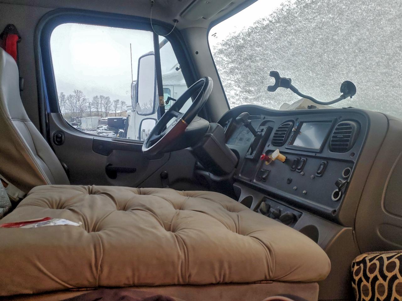 Freightliner M2 106 Medium Duty Image 8