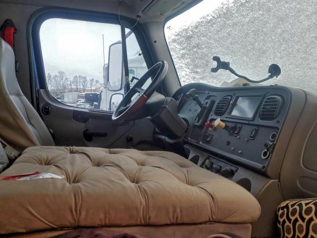 Freightliner M2 106 Medium Duty Image 8