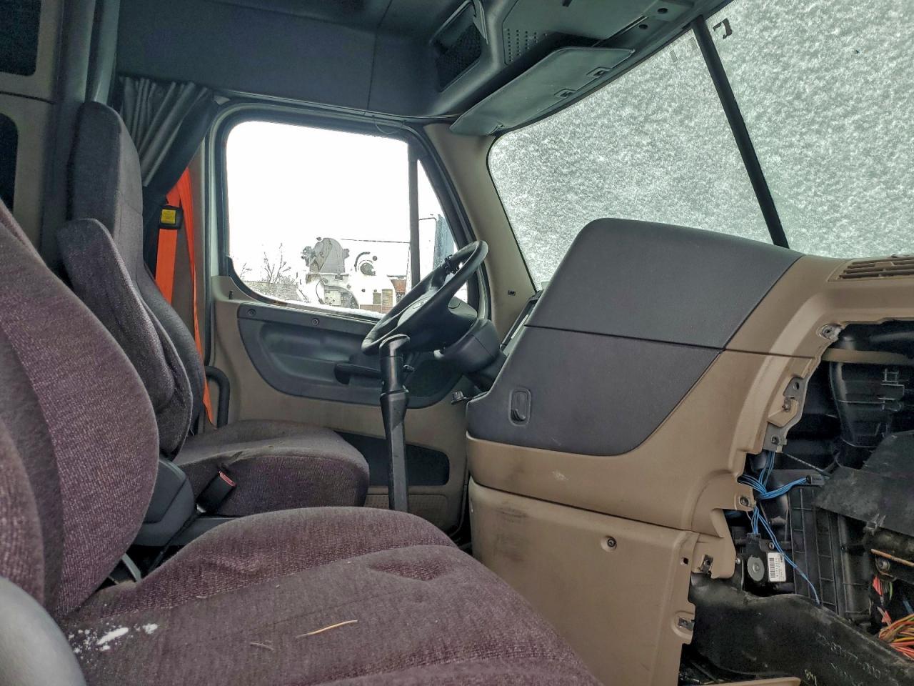 Freightliner Cascadia Image 5