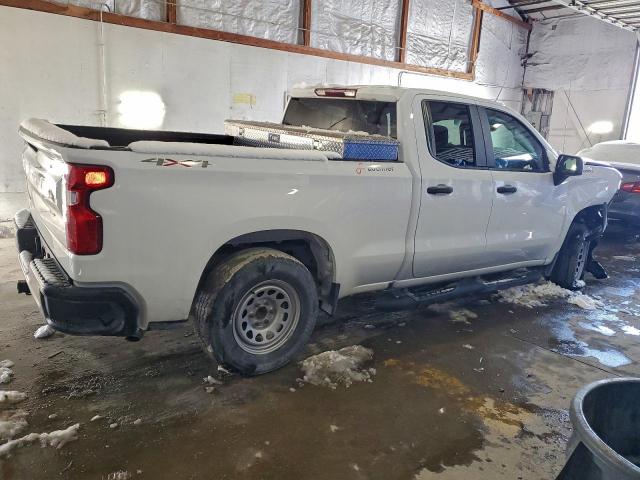 Chevrolet Silverado K1500 Image 3
