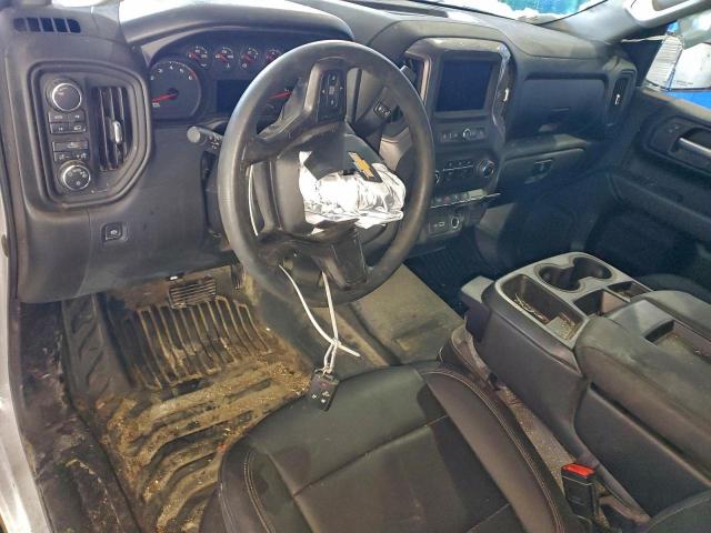 Chevrolet Silverado K1500 Image 6