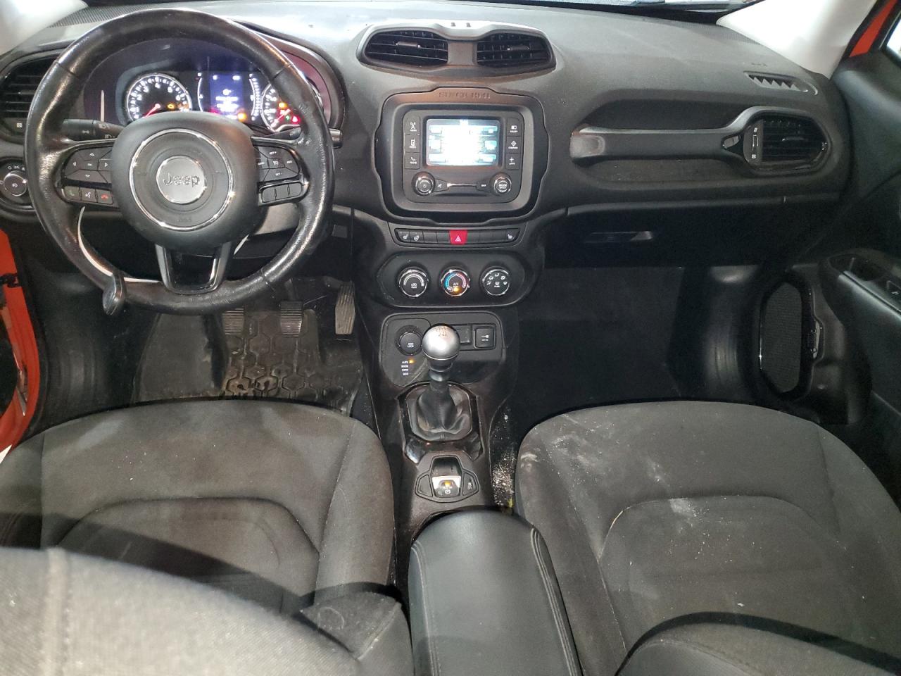 Jeep Renegade Latitude Image 12