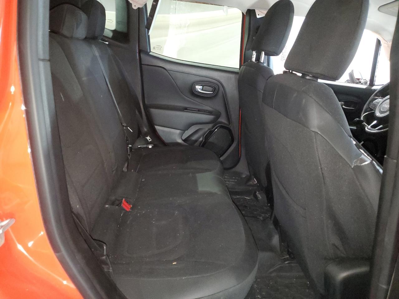 Jeep Renegade Latitude Image 10