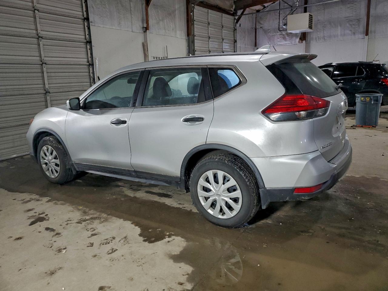 Nissan Rogue S Image 3