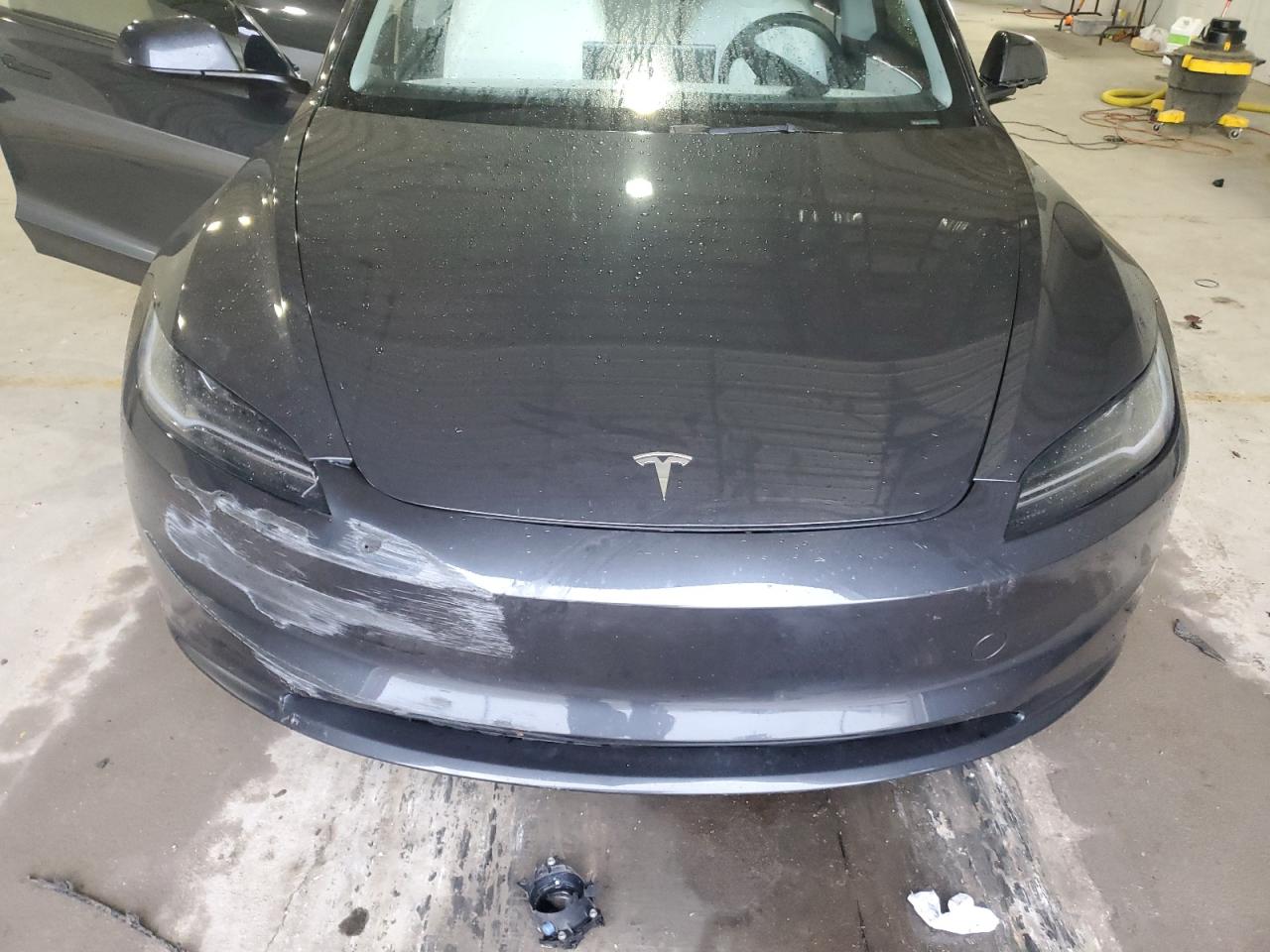 Tesla Model 3 Image 6