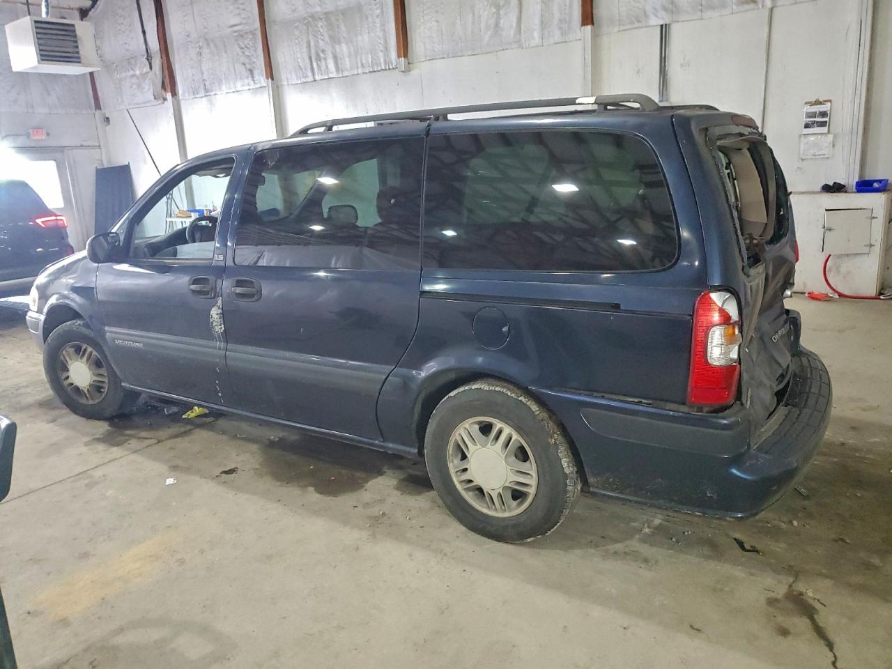 Chevrolet Venture Image 3