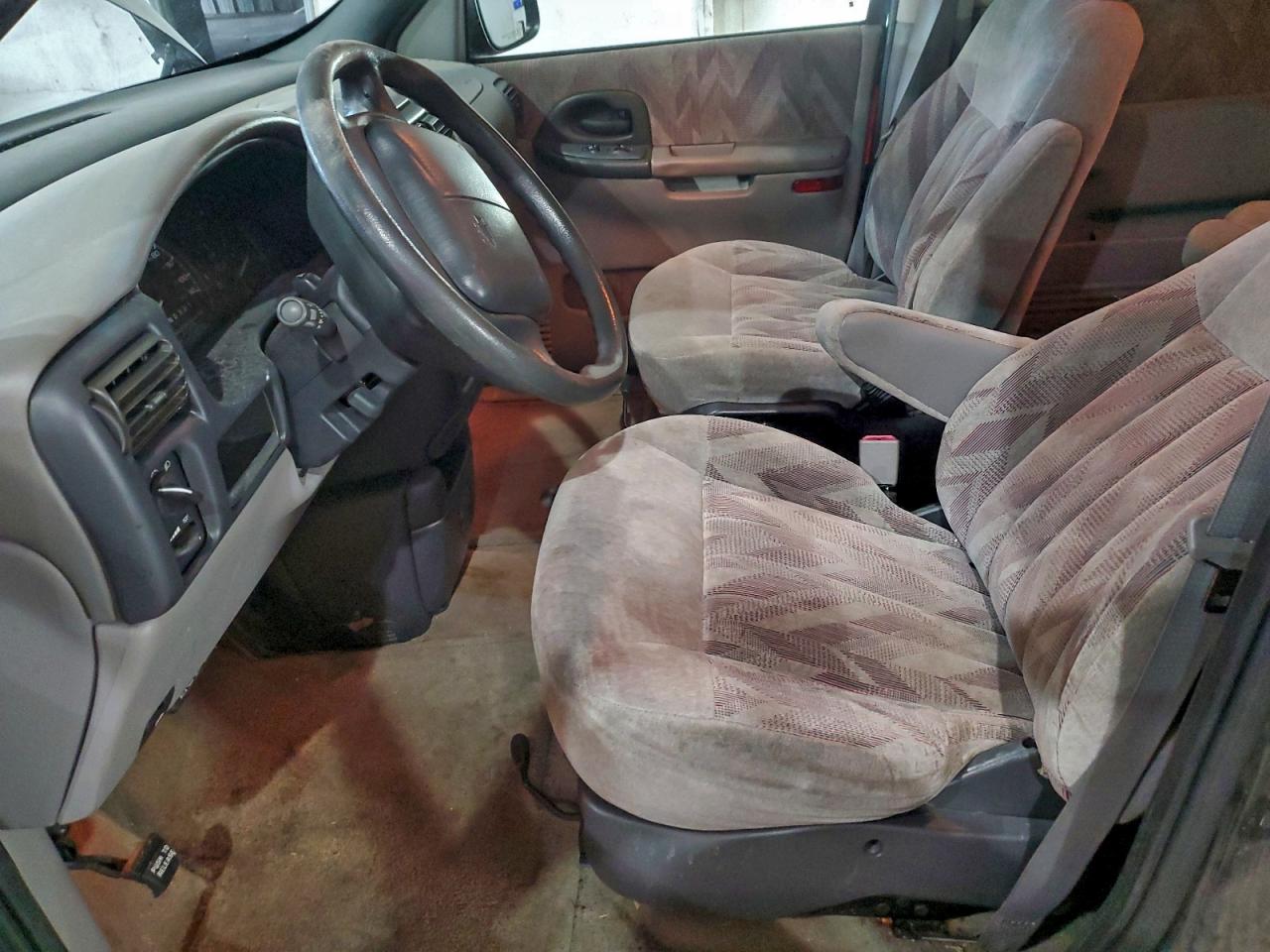 Chevrolet Venture Image 9